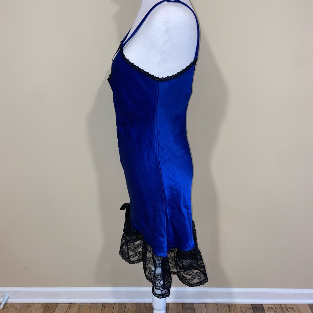 Satin Blue Chemise with Black Lace Trim - Picture 4 of 5
